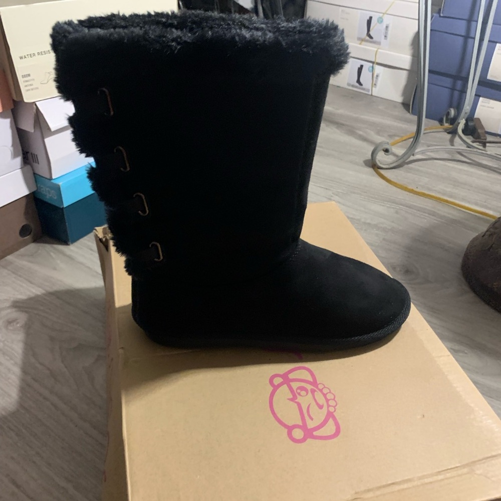 Women's Black Fur-Lined Boots